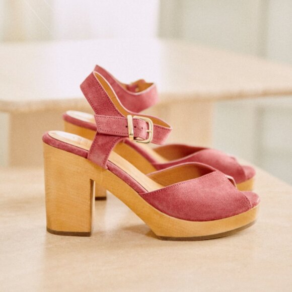 Sezane Shoes - Sézane RARE Fausta Clogs in Peony Size 38/US 7